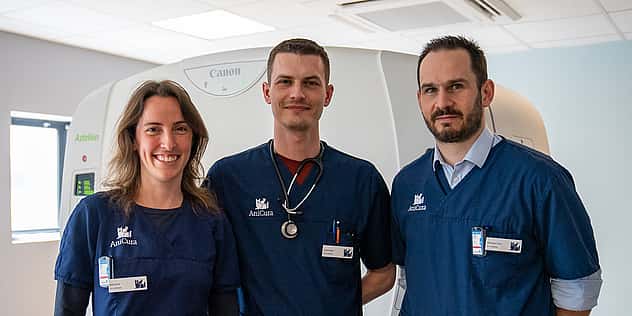 Dr. Vet. Caron, Dr. Vet. Vanel, Dr. Vet. Floch associés de la clinique vétérinaire AniCura TRIOVet à Rennes