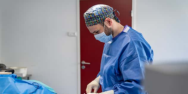 Dr. Vet. Alexandre Caron spécialiste en chirurgie à la clinique AniCura TRIOVet à Rennes