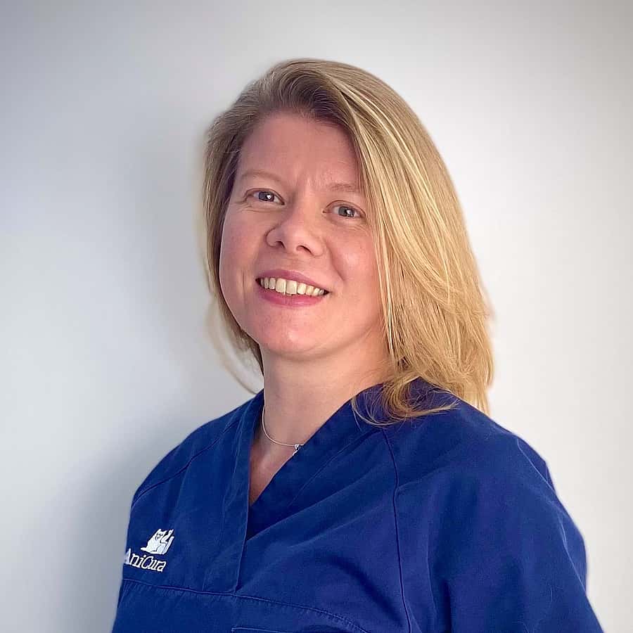 Dr. Vet. Desmyter-Laroche, Vétérinaire à la Clinique AniCura Paris III