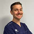 Dr. Vet. Bruet, spécialiste européen en dermatologie à la clinique AniCura VetRef à Beaucouzé près d'Angers