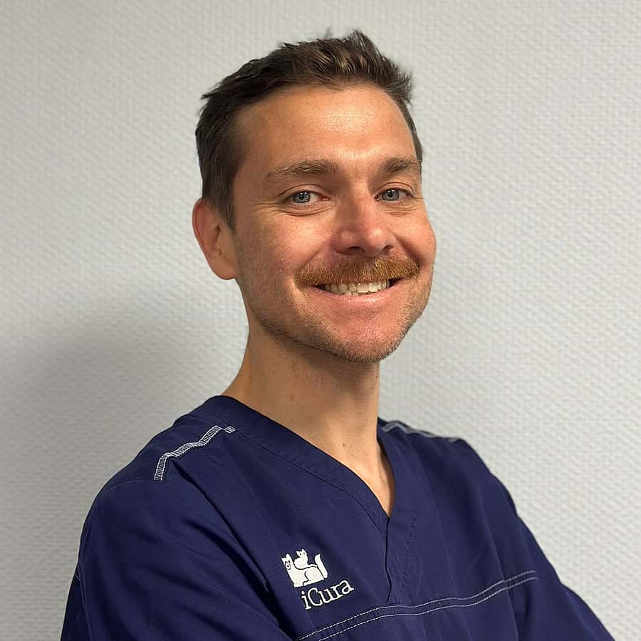 Dr. Vet. Bruet, spécialiste européen en dermatologie à la clinique AniCura VetRef à Beaucouzé près d'Angers