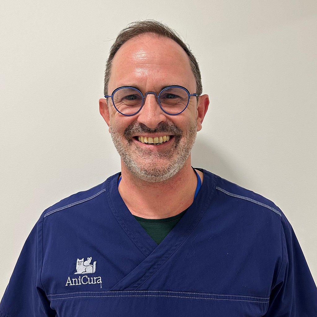 Dr. Vet. Sébastien Viaud, Spécialiste européen en dermatologie vétérinaire au CHV Aquivet (près de Bordeaux)